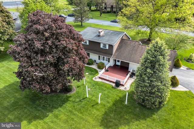 4 BANBURY RD, Hummelstown, PA 17036