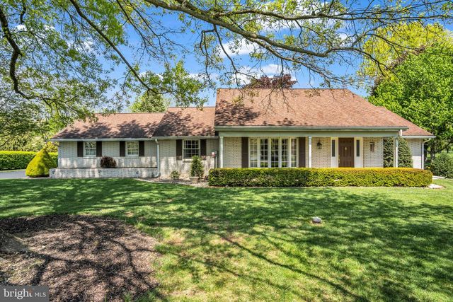 4 BANBURY RD, Hummelstown, PA 17036