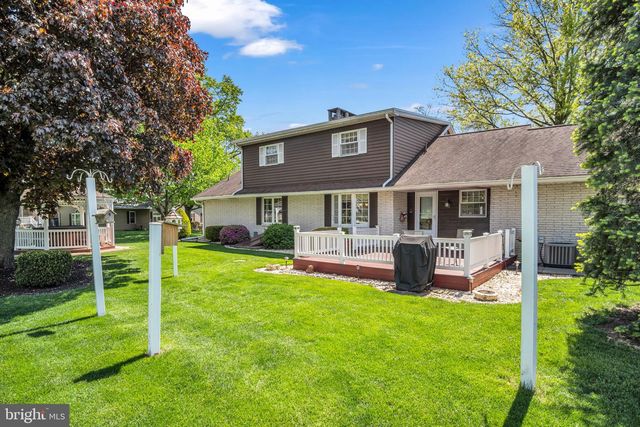 4 BANBURY RD, Hummelstown, PA 17036