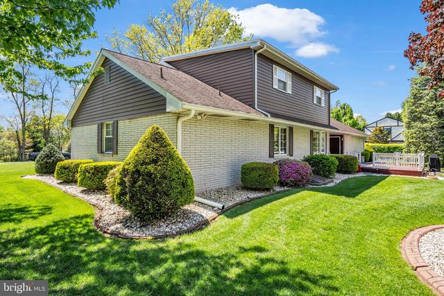 4 BANBURY RD, Hummelstown, PA 17036