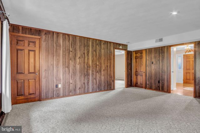 4 BANBURY RD, Hummelstown, PA 17036