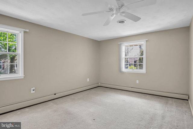 4 BANBURY RD, Hummelstown, PA 17036
