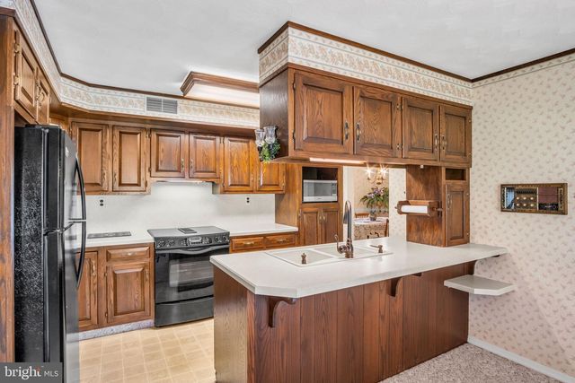 4 BANBURY RD, Hummelstown, PA 17036