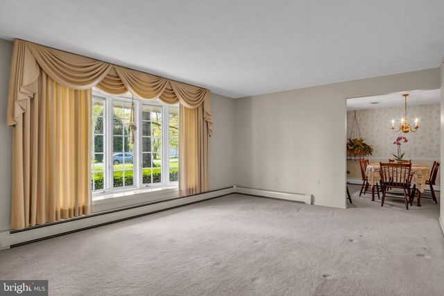 4 BANBURY RD, Hummelstown, PA 17036
