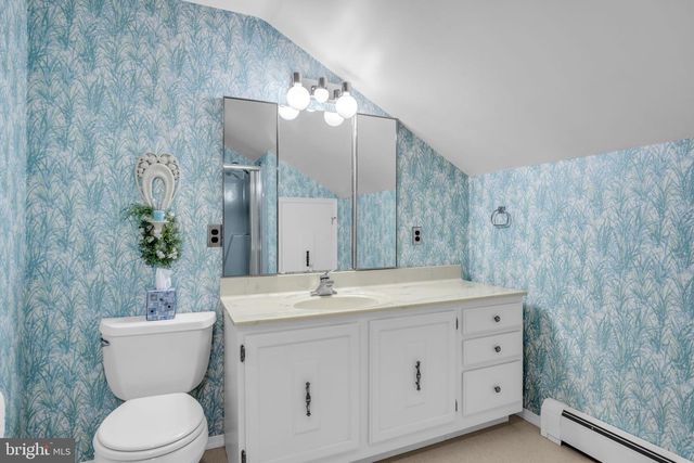 4 BANBURY RD, Hummelstown, PA 17036