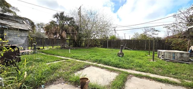 640 Fetick Ave, Taft, TX 78390