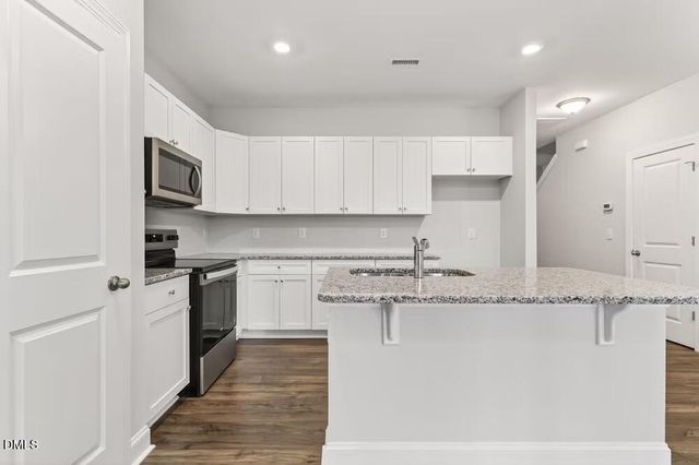 572 Barrington Row Avenue, Zebulon, NC 27597