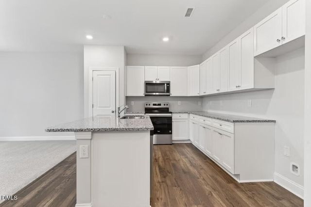 572 Barrington Row Avenue, Zebulon, NC 27597