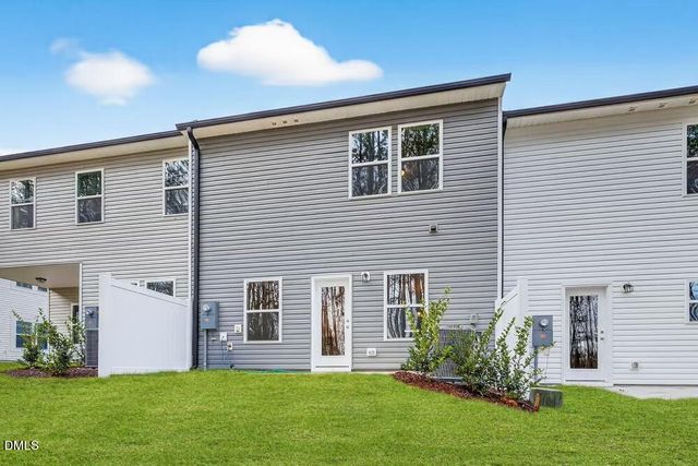 572 Barrington Row Avenue, Zebulon, NC 27597