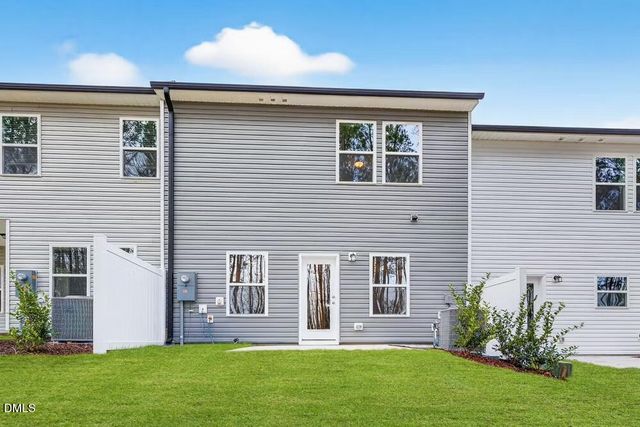 572 Barrington Row Avenue, Zebulon, NC 27597