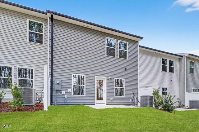 572 Barrington Row Avenue, Zebulon, NC 27597