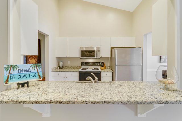 6179 SE Georgetown Place, Hobe Sound, FL 33455