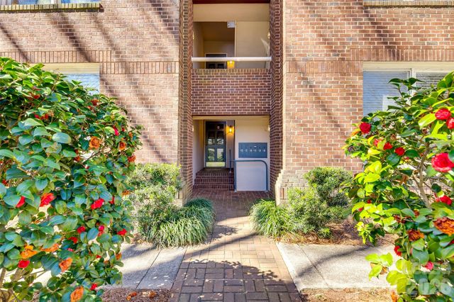 2220 Roswell Avenue, Charlotte, NC 28207