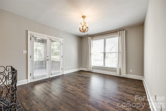 2220 Roswell Avenue, Charlotte, NC 28207