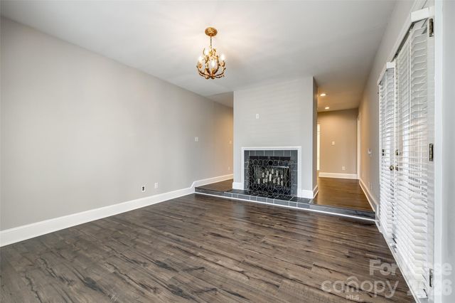 2220 Roswell Avenue, Charlotte, NC 28207