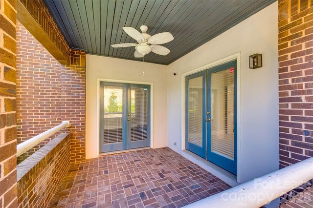 2220 Roswell Avenue, Charlotte, NC 28207