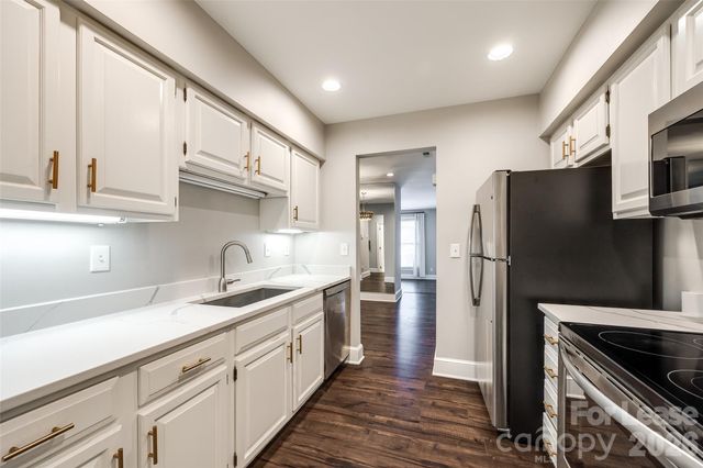 2220 Roswell Avenue, Charlotte, NC 28207