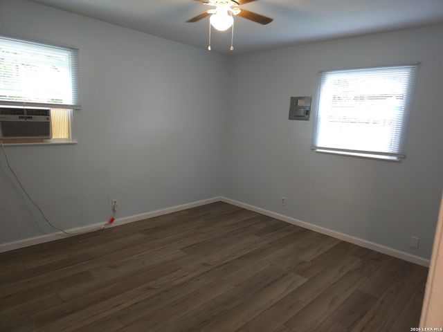 5619 Stonybrook Dr, San Antonio, TX 78242