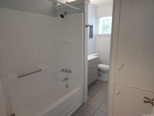 5619 Stonybrook Dr, San Antonio, TX 78242