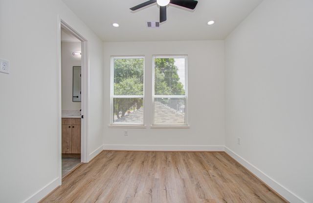 1308 Tarley Street A, Houston, TX 77009