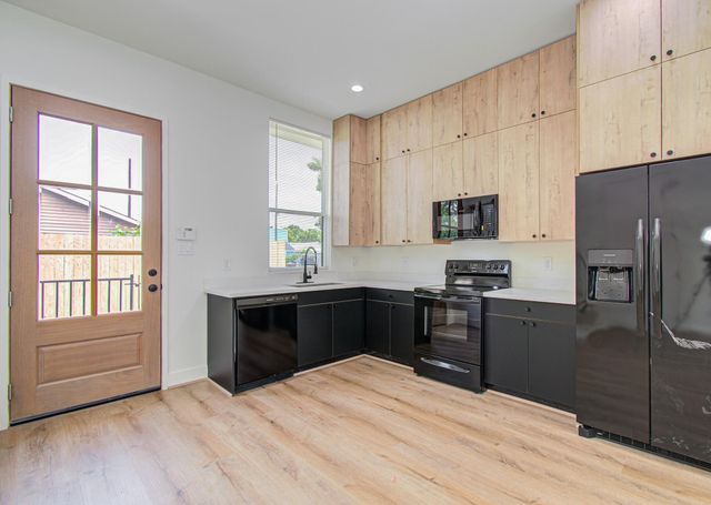 1308 Tarley Street A, Houston, TX 77009
