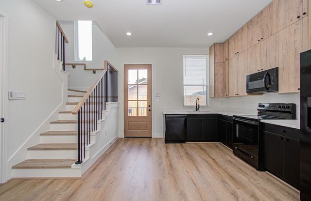 1308 Tarley Street A, Houston, TX 77009