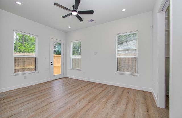1308 Tarley Street A, Houston, TX 77009