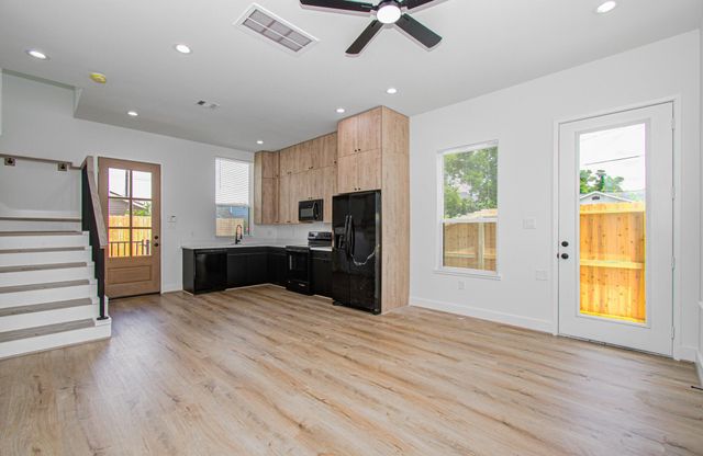 1308 Tarley Street A, Houston, TX 77009