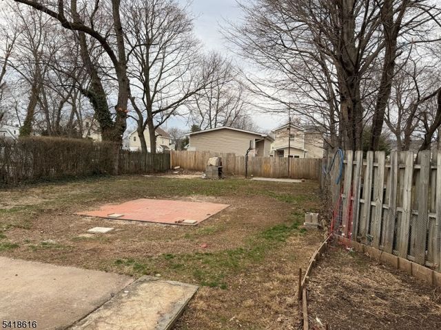 1127 Earle Pl, Plainfield City, NJ 07062