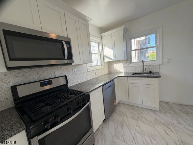 1127 Earle Pl, Plainfield City, NJ 07062