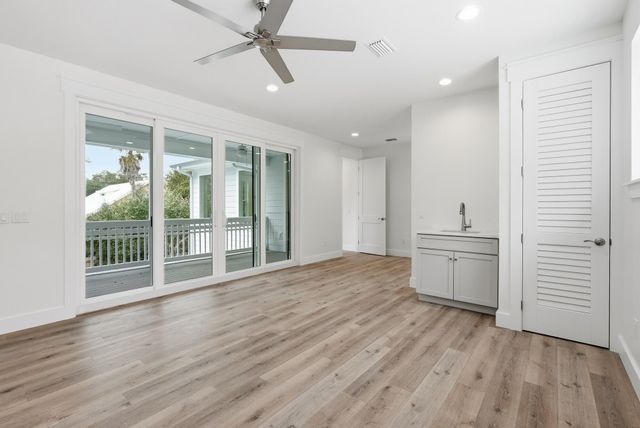 465 Seacrest Drive, Seacrest, FL 32461