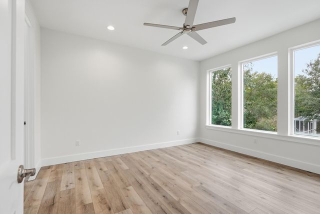 465 Seacrest Drive, Seacrest, FL 32461