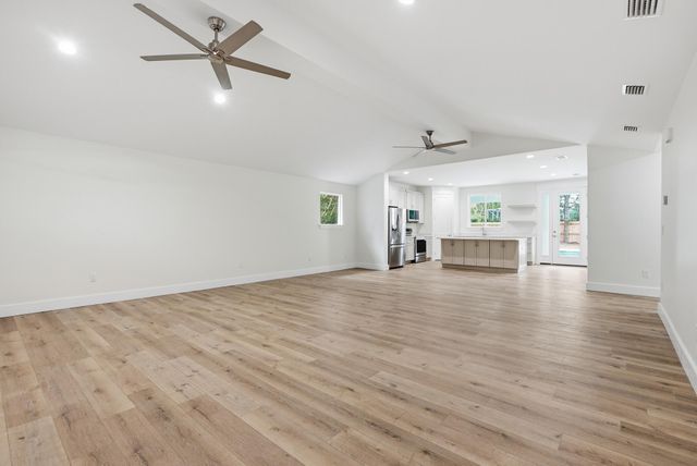 465 Seacrest Drive, Seacrest, FL 32461