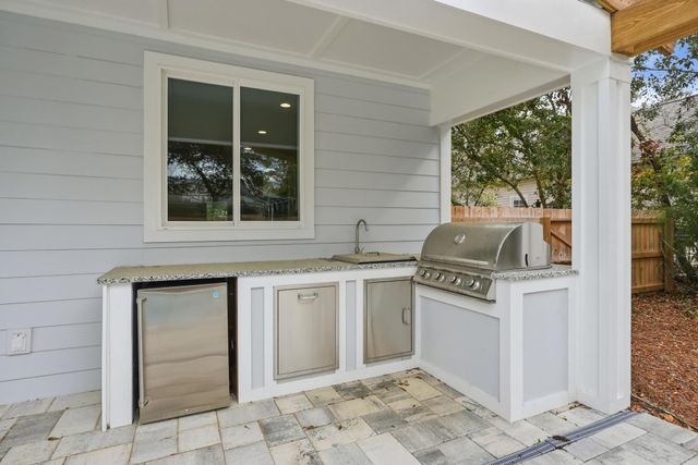 465 Seacrest Drive, Seacrest, FL 32461