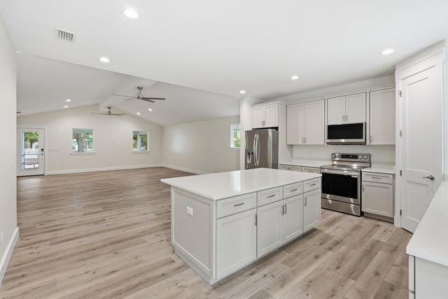 465 Seacrest Drive, Seacrest, FL 32461