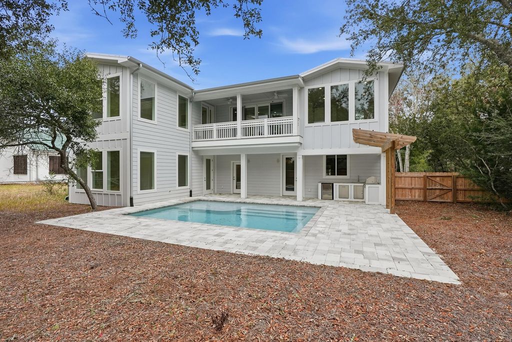465 Seacrest Drive, Seacrest, FL 32461