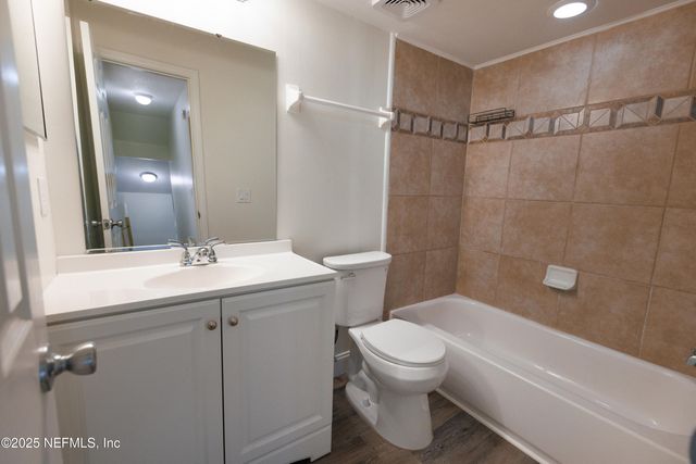 7265 OAKWOOD Drive, Jacksonville, FL 32211