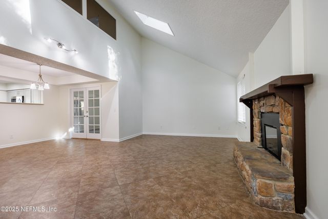 7265 OAKWOOD Drive, Jacksonville, FL 32211