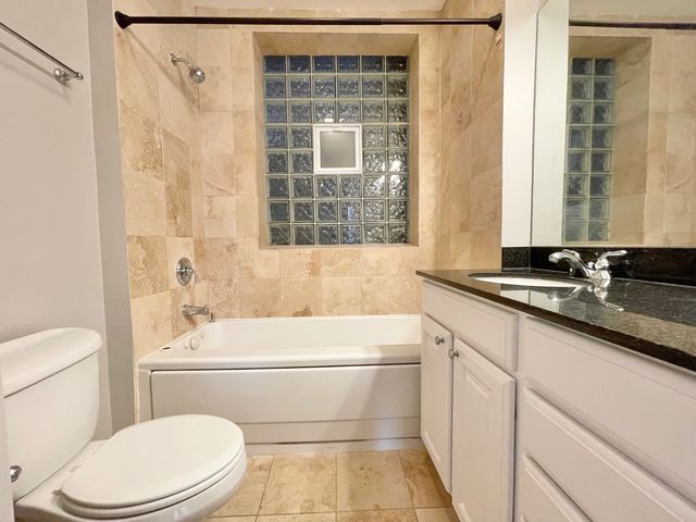 2801 N Seminary Avenue 1S, Chicago, IL 60657