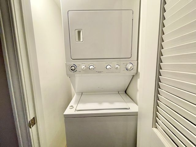 2801 N Seminary Avenue 1S, Chicago, IL 60657