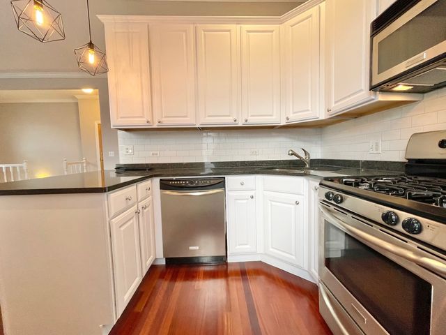 2801 N Seminary Avenue 1S, Chicago, IL 60657