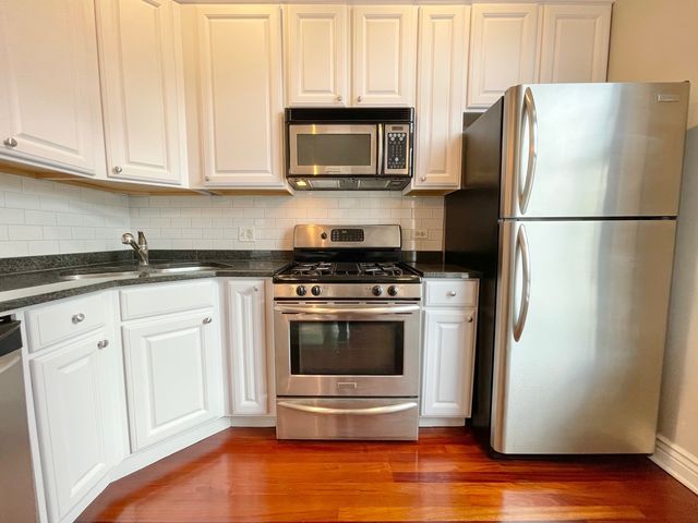 2801 N Seminary Avenue 1S, Chicago, IL 60657