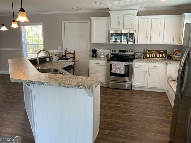 21 Hillandale Street, Newnan, GA 30263