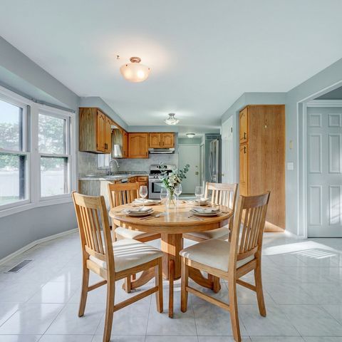 107 Crossroads Lane, Greece, NY 14612