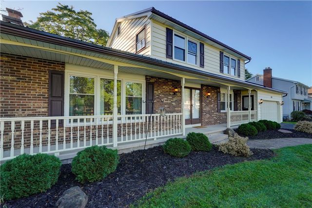 107 Crossroads Lane, Greece, NY 14612