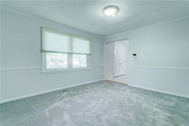 107 Crossroads Lane, Greece, NY 14612