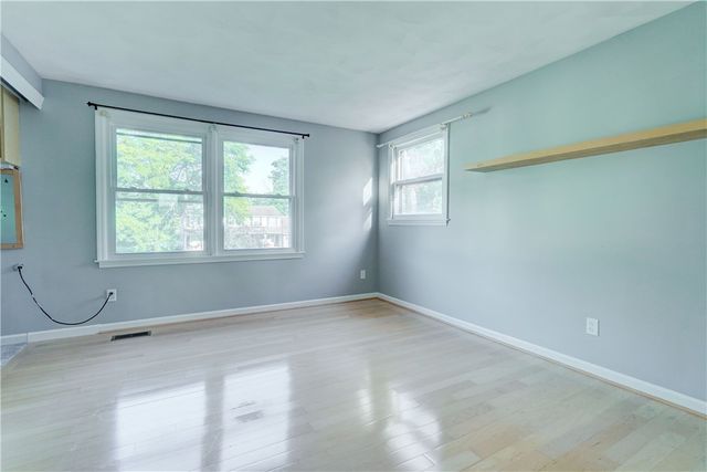 107 Crossroads Lane, Greece, NY 14612