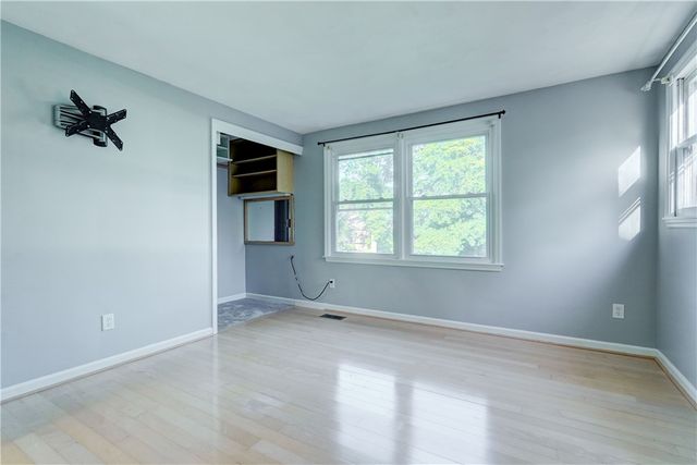 107 Crossroads Lane, Greece, NY 14612
