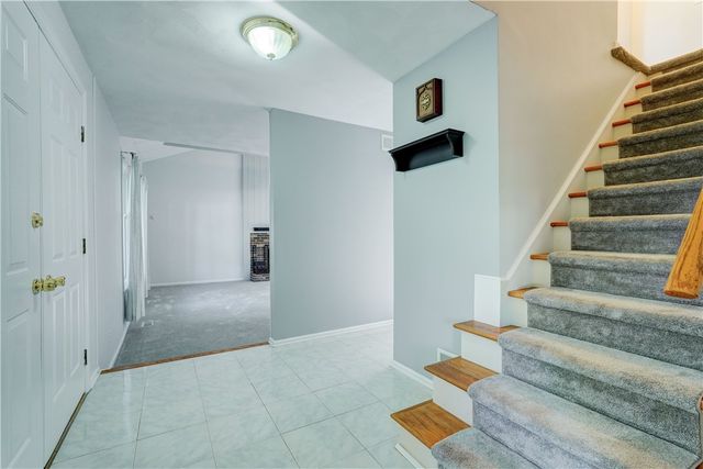 107 Crossroads Lane, Greece, NY 14612