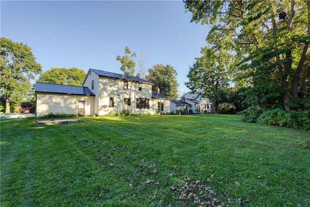 107 Crossroads Lane, Greece, NY 14612